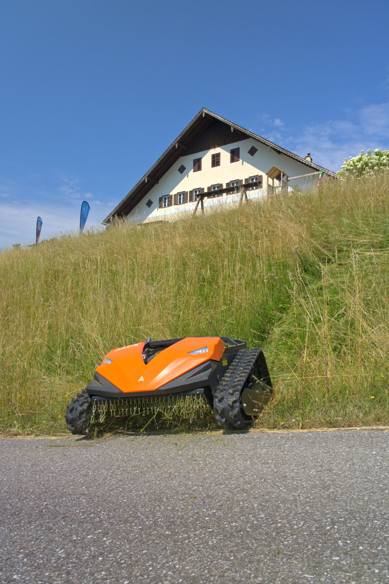 JACK Mini Mulcher im Einsatz