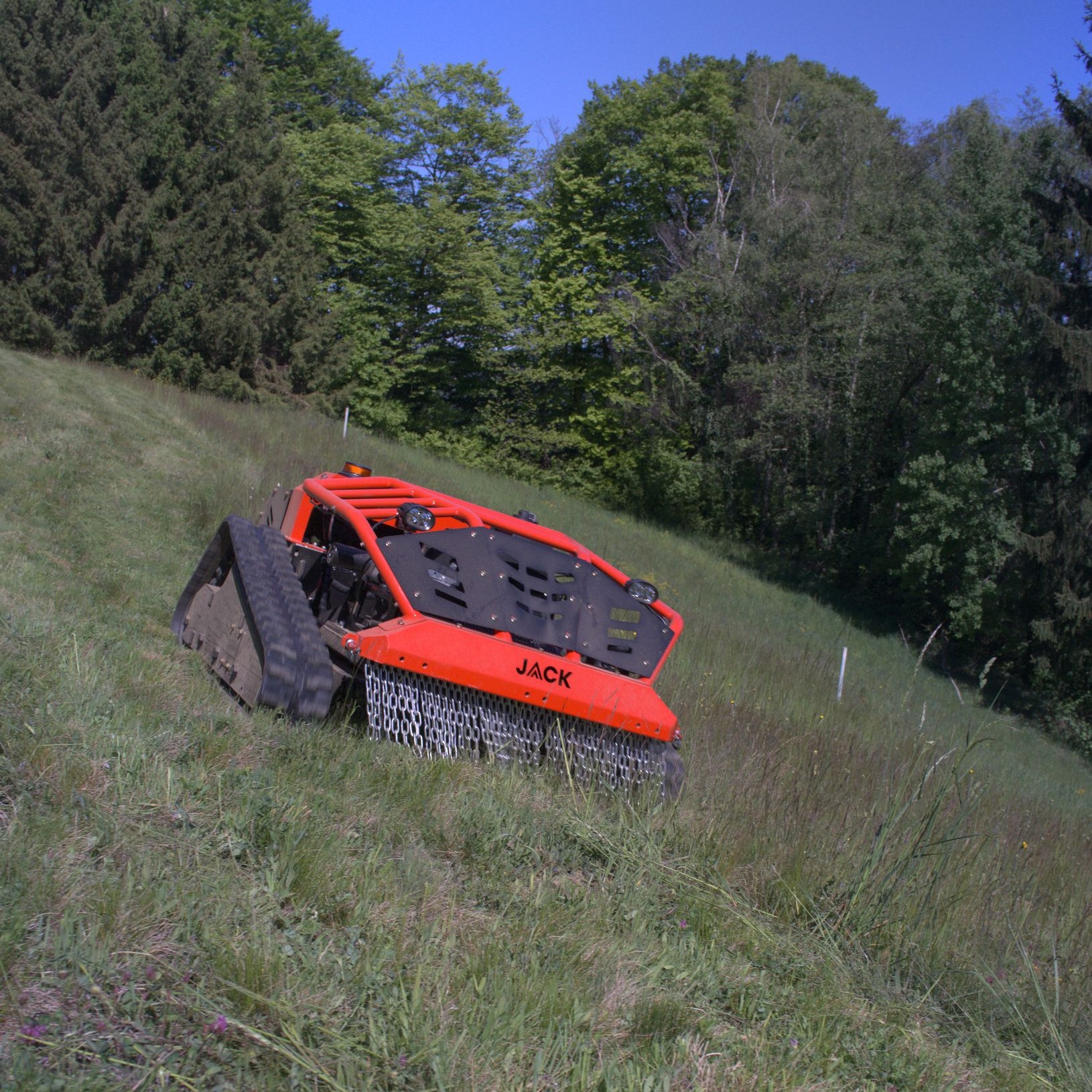 JACK Mulcher im Einsatz am Steilhang