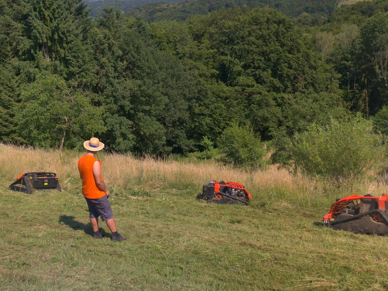 JACK Mini, Mulcher und Schlegel im Einsatz
